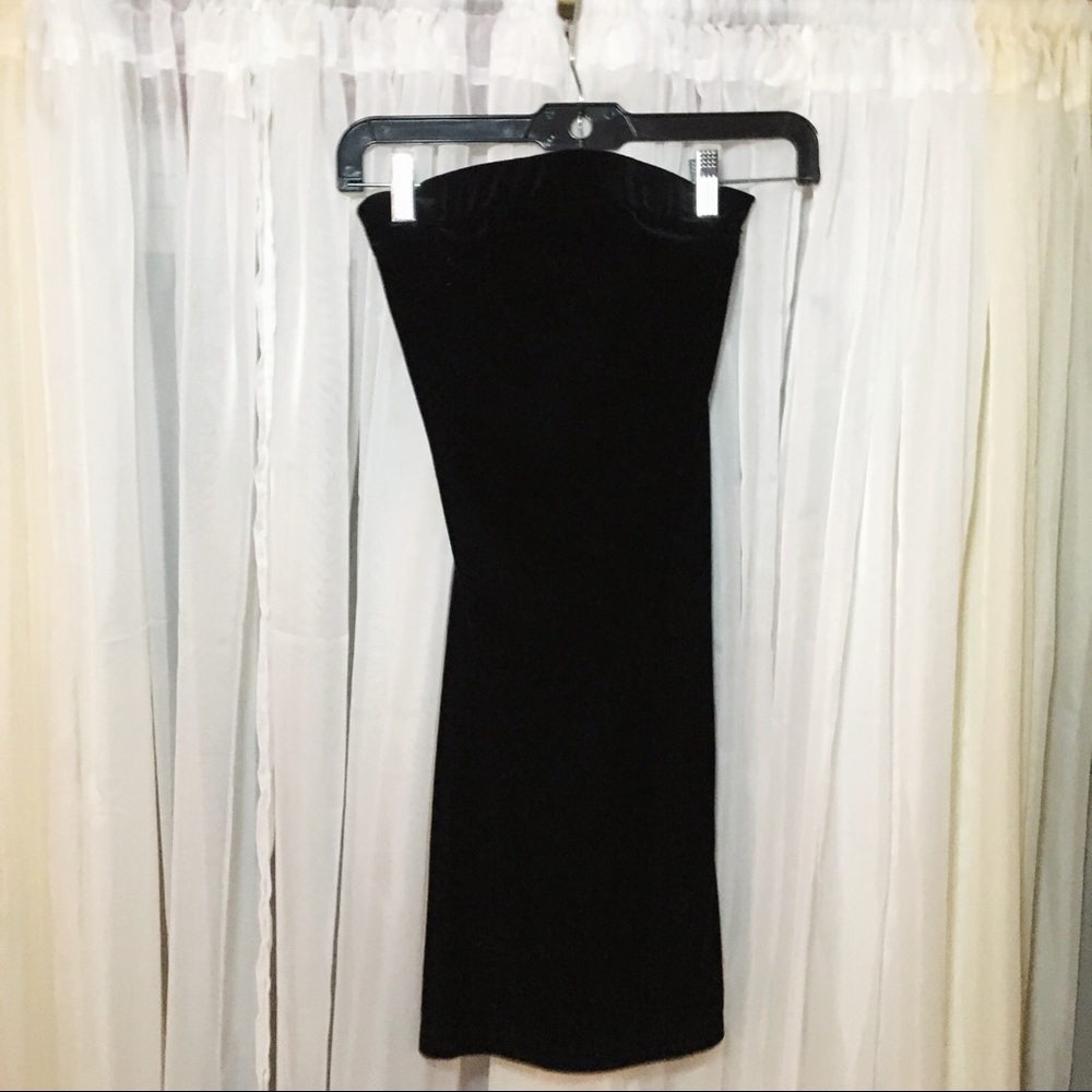 🖤 Black Velvet Tube Mini Dress